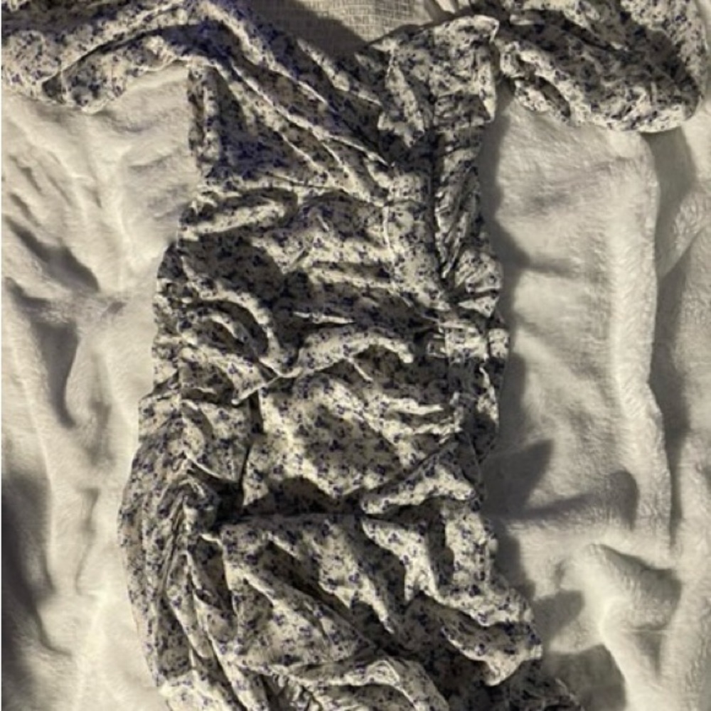Floral Ruffle Blouse - Picture 2 of 2